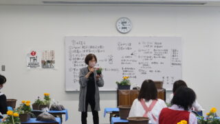 寄植え、苔玉、多肉講座がはじまりました